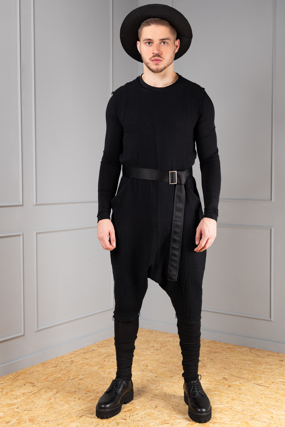 Black cotton jumpsuit for men with black belt Haruco vert