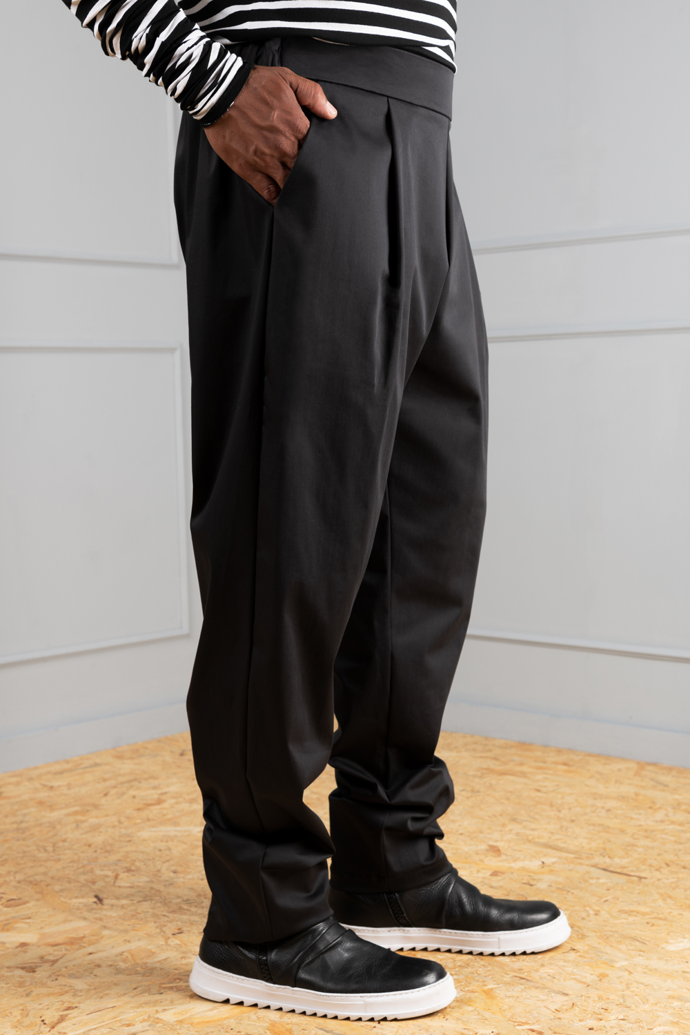 Black mens pleated trousers in cotton satin  Harucovert